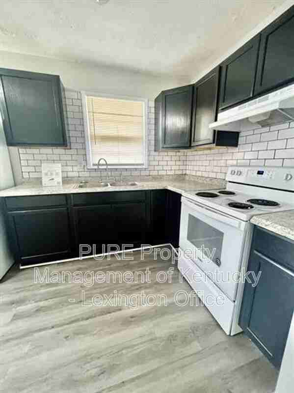 2483 Thornberry Ct - Photo 7 of 29