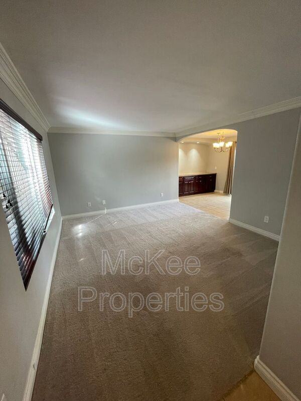 4328 College Ave - Photo 4 of 23