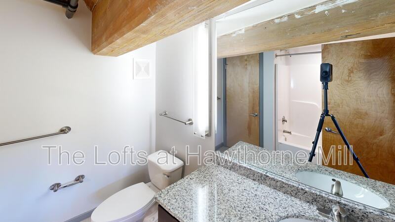 1101 Hawthorne Ln #219 - Photo 4 of 6