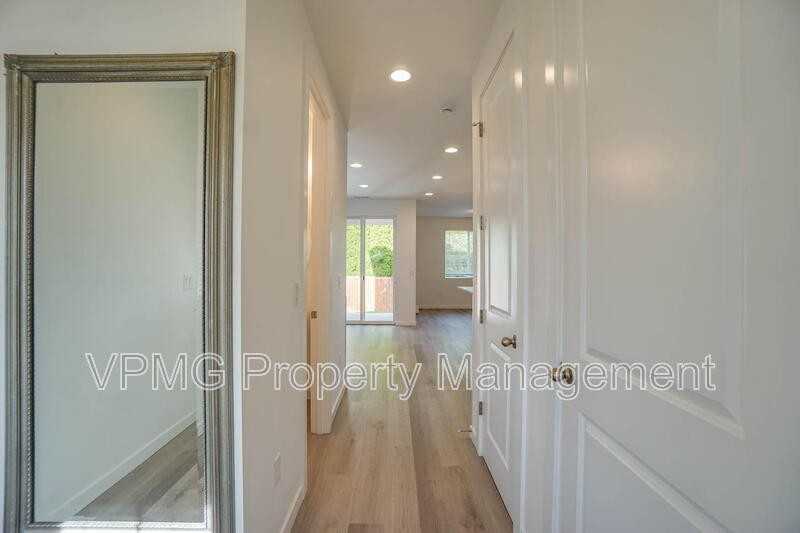 2301 Sw 5th Pl - Photo 4 of 36