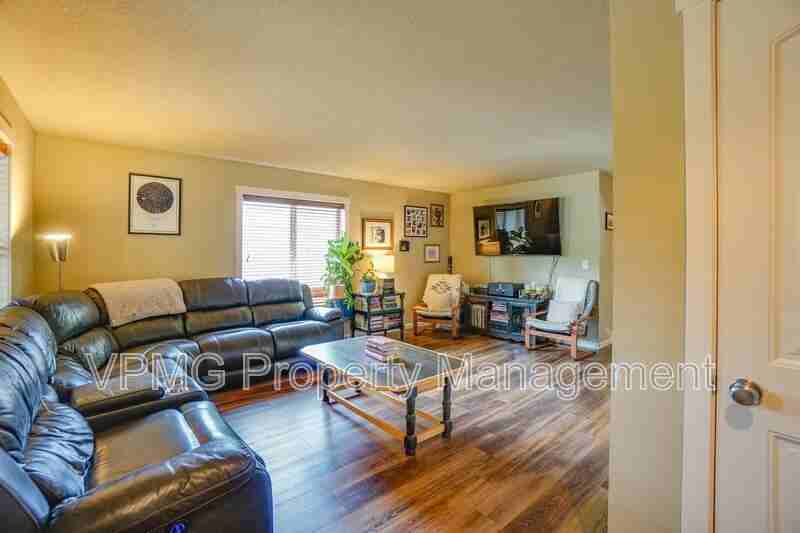 8814 Ne 82nd Ave - Photo 5 of 27