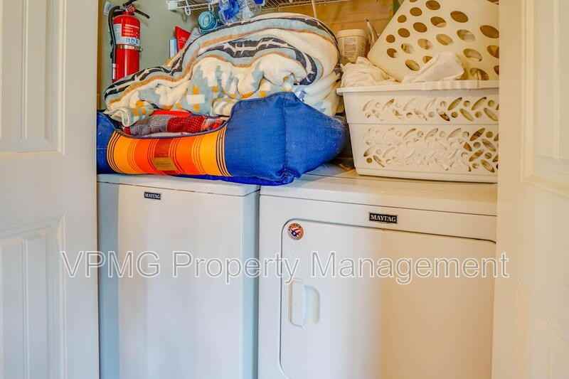 8814 Ne 82nd Ave - Photo 7 of 27