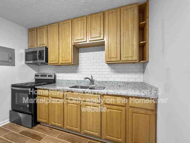 5745 Antoinette Ln - Photo 6 of 17