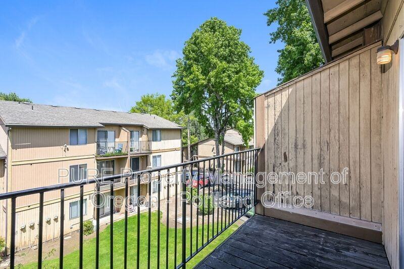 14138 Ne Sandy Blvd #P05 - Photo 7 of 20