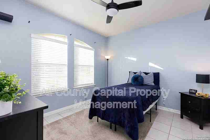 241 Silver Maple Dr - Photo 5 of 19