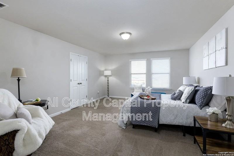 241 Silver Maple Dr - Photo 7 of 19