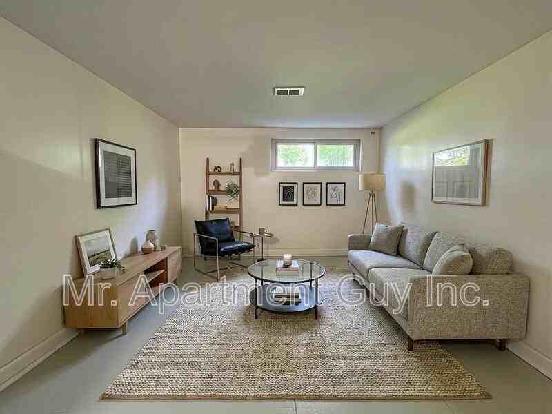 127 Palm Dr - Photo 4 of 9