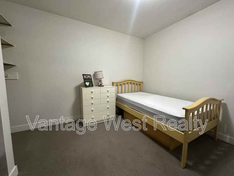 1600 Leckie Rd - Photo 4 of 34