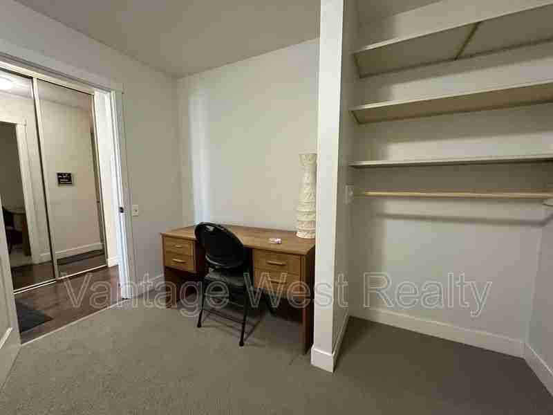 1600 Leckie Rd - Photo 5 of 34