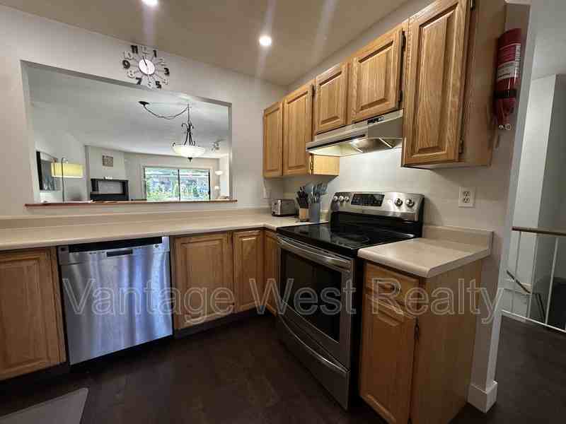 1600 Leckie Rd - Photo 6 of 34