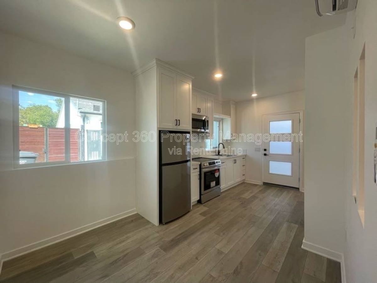 2720 Bomberry St - Photo 2 of 10