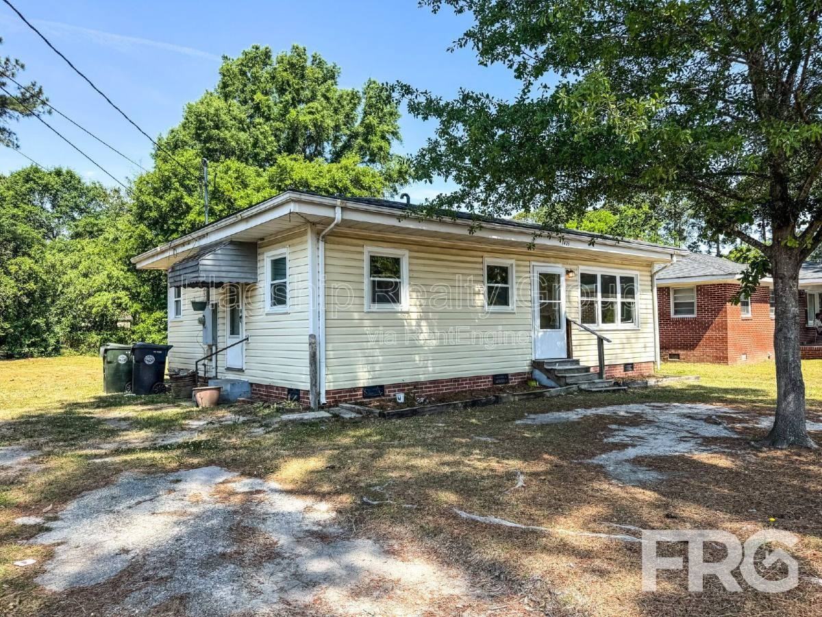 1403 Clingman St - Photo 3 of 10