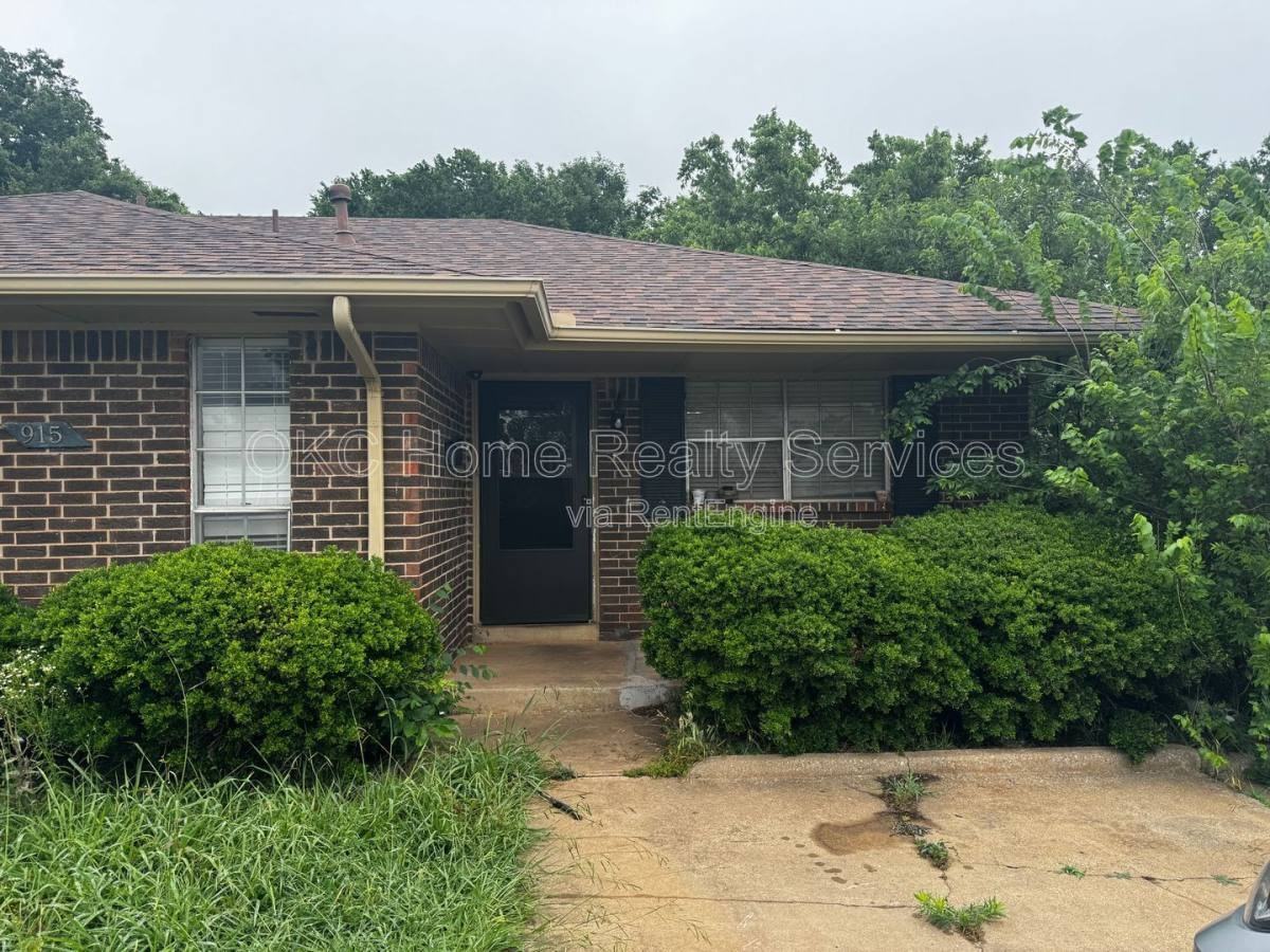 915 Delmar Cir - Photo 2 of 10