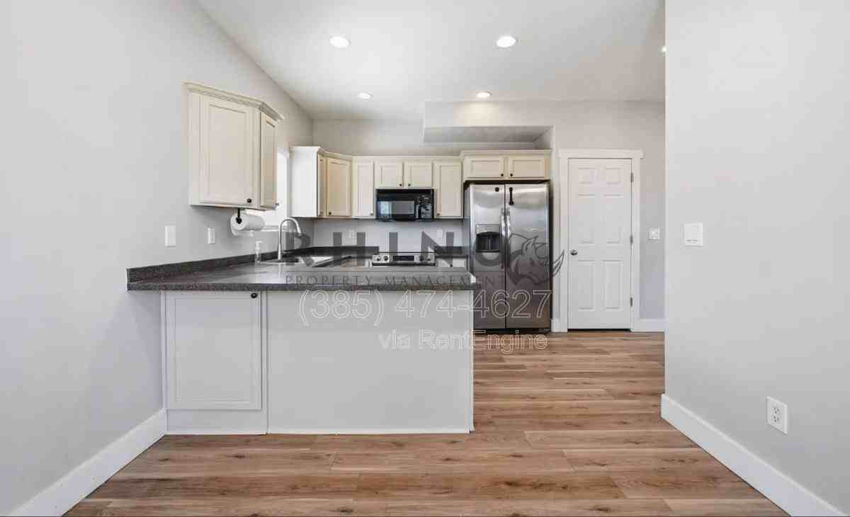 2230 N 2270 W