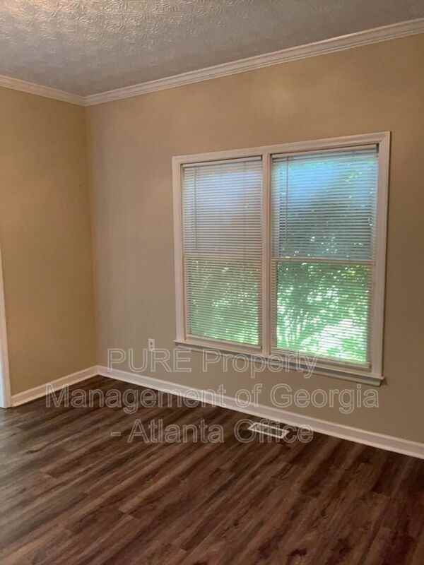 3213 Southridge - Photo 4 of 32
