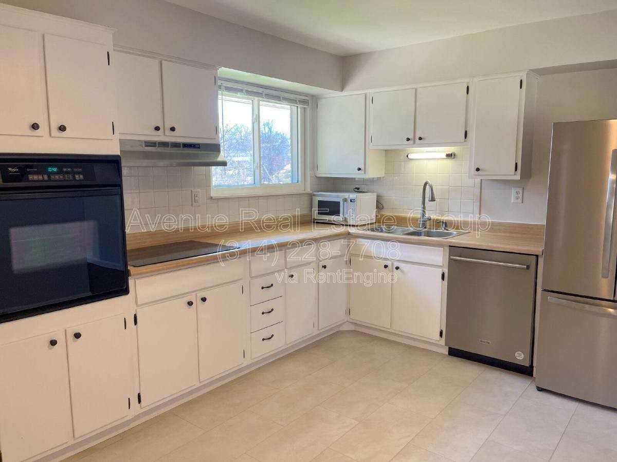 9854 Las Vegas Dr - Photo 5 of 10