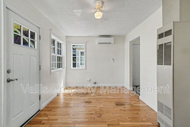 522 19th St Ne - Photo 4 of 16