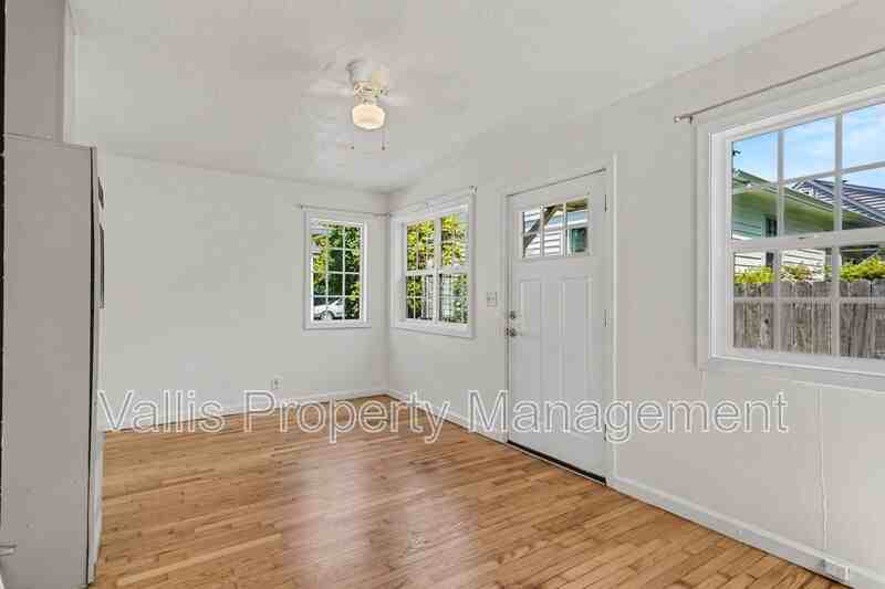522 19th St Ne - Photo 5 of 16