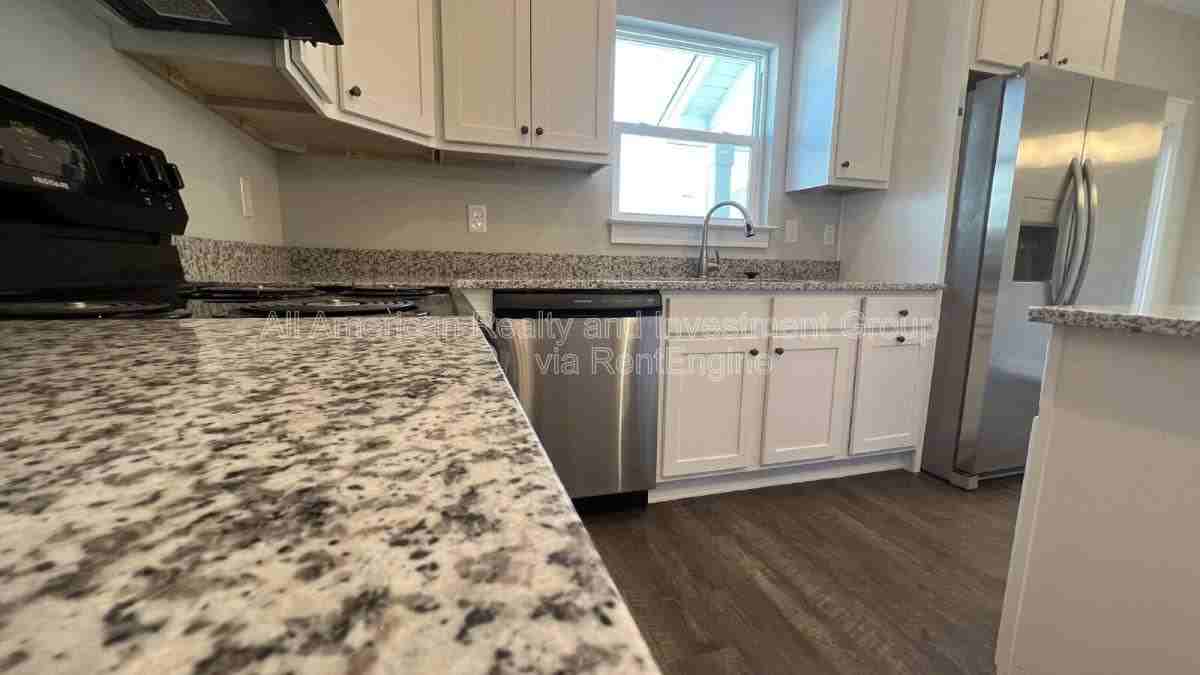 400 Mattie M Kelly Blvd - Photo 4 of 10