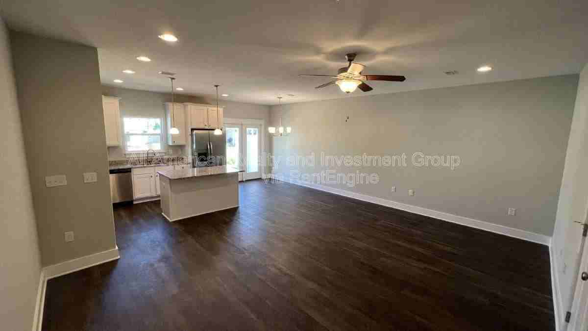 400 Mattie M Kelly Blvd - Photo 7 of 10