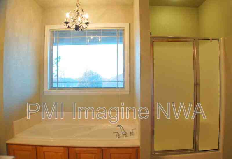 4747 W Mayflower Ct - Photo 4 of 19