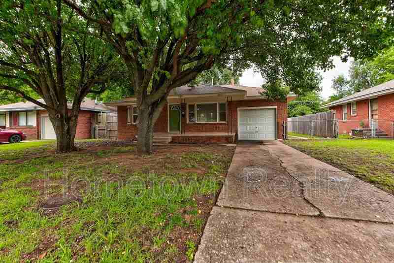 2204 Downing St - Photo 2 of 22