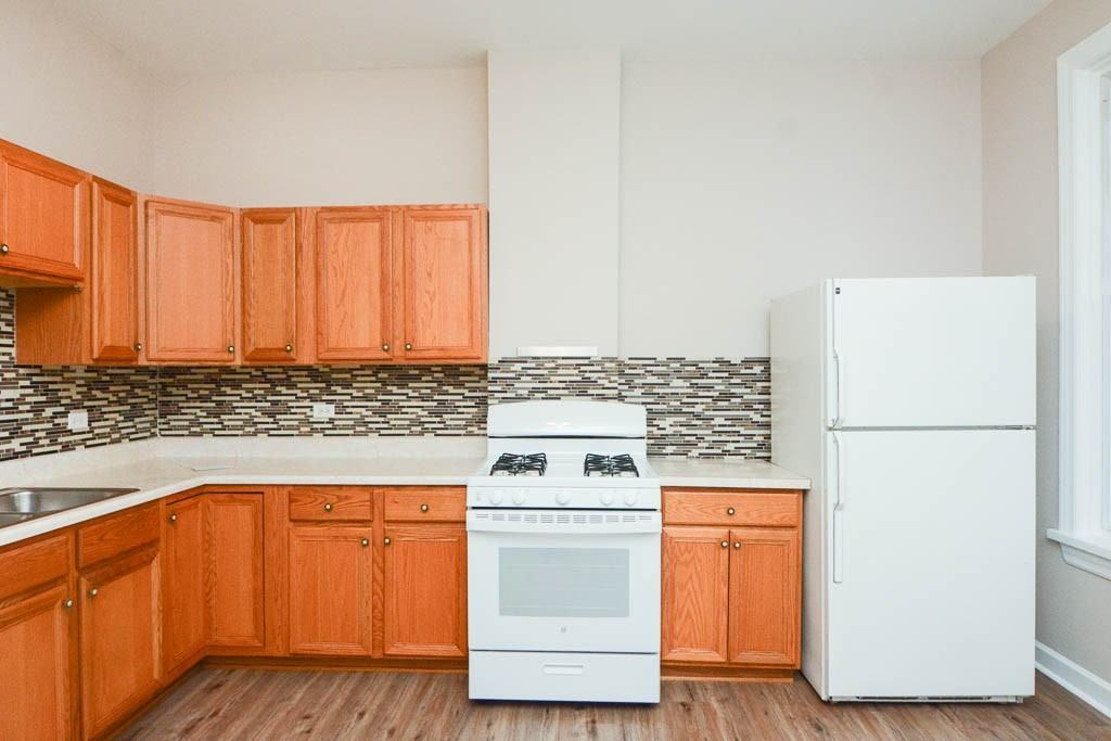 2143 W Chicago Ave #3 - Photo 2 of 21