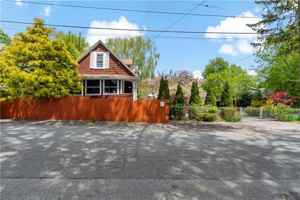 featured image of 185 Ottawa Ave
