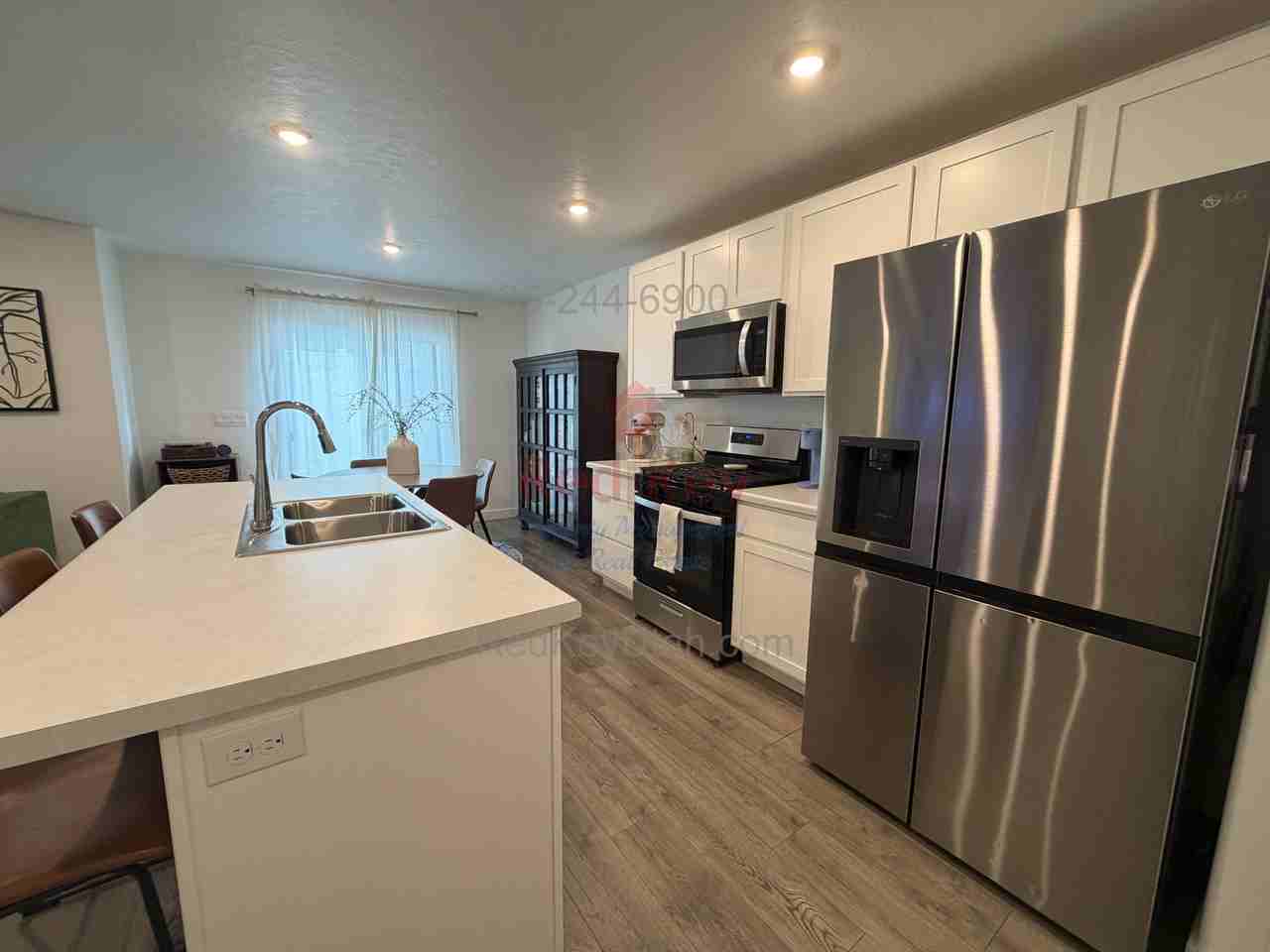 1908 N Patchwork Ave - Photo 4 of 25