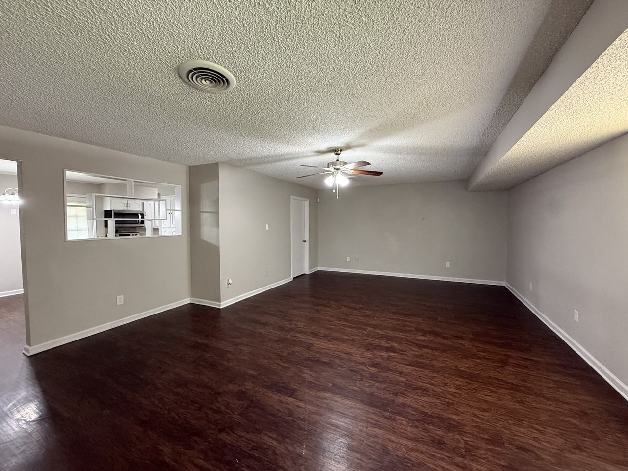 3512 Bahamas Dr - Photo 4 of 20