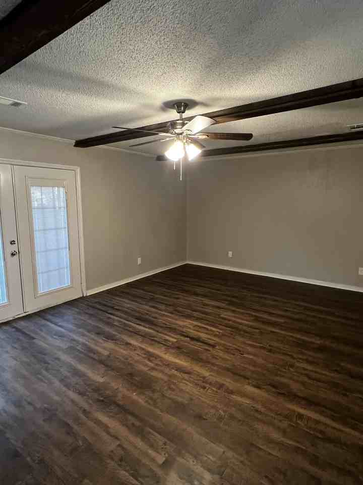 8803 Patricia Lynn Ln - Photo 5 of 27