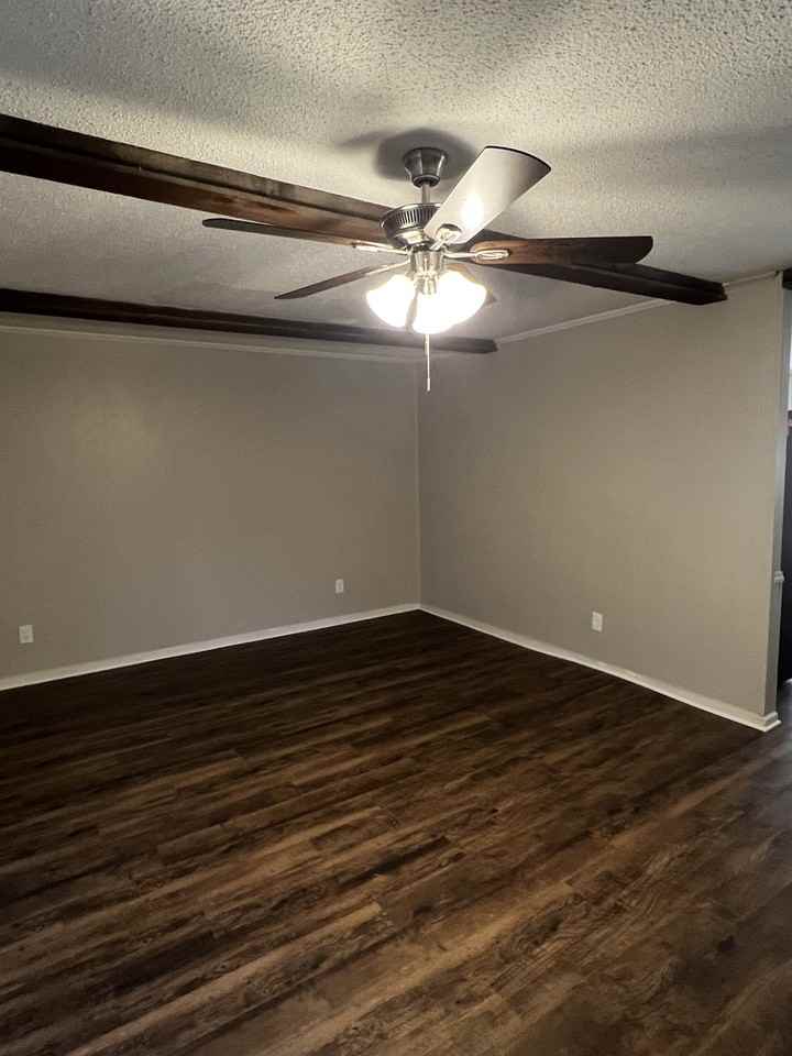 8803 Patricia Lynn Ln - Photo 6 of 27