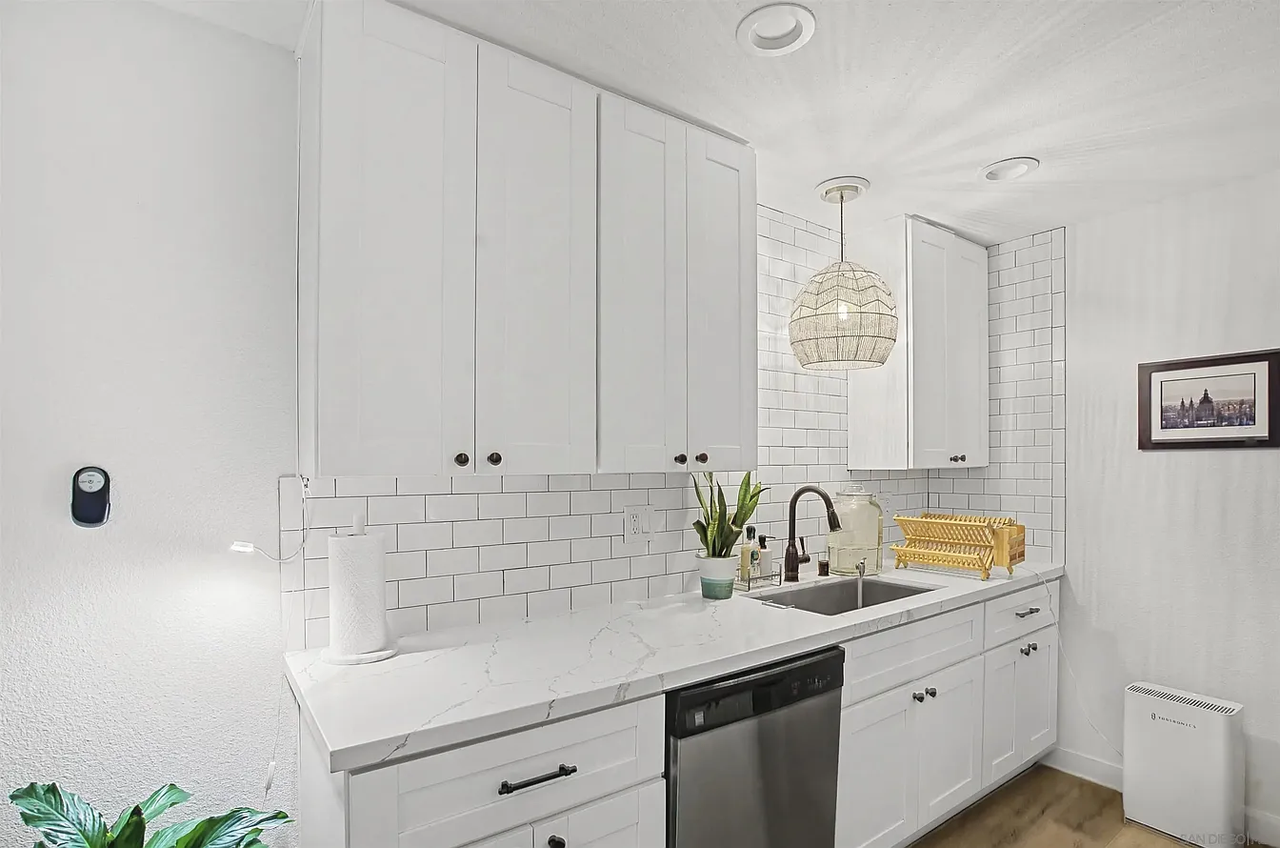 2380 Hosp Way - Photo 5 of 11