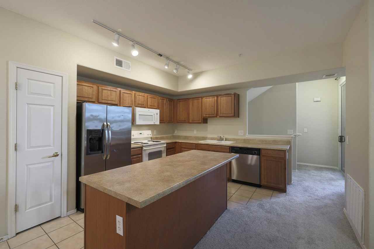18250 N Cave Creek Rd #202 - Photo 3 of 36
