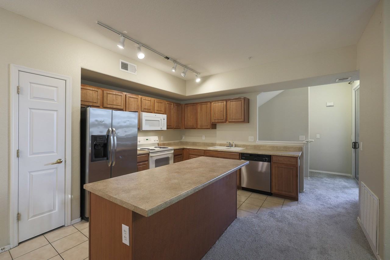 18250 N Cave Creek Rd #202 - Photo 4 of 36