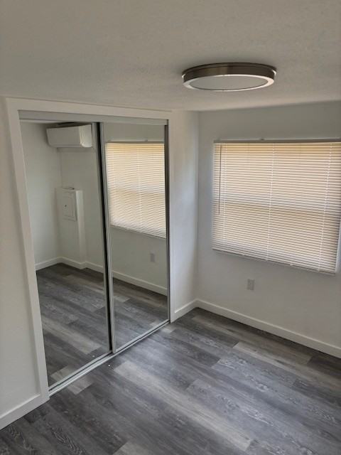 805 E Live Oak St - Photo 6 of 11