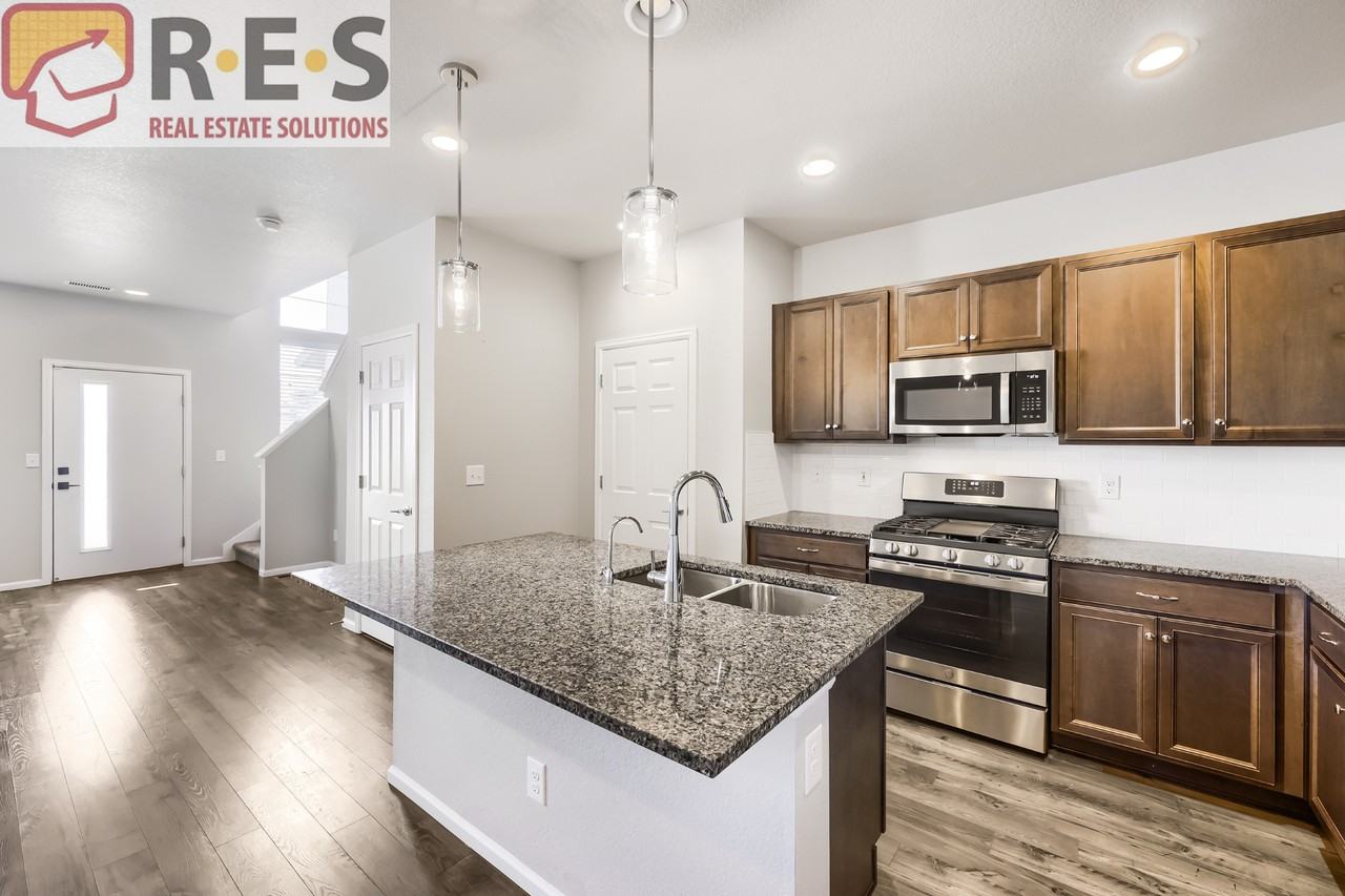 18950 E 65th Ave - Photo 2 of 17