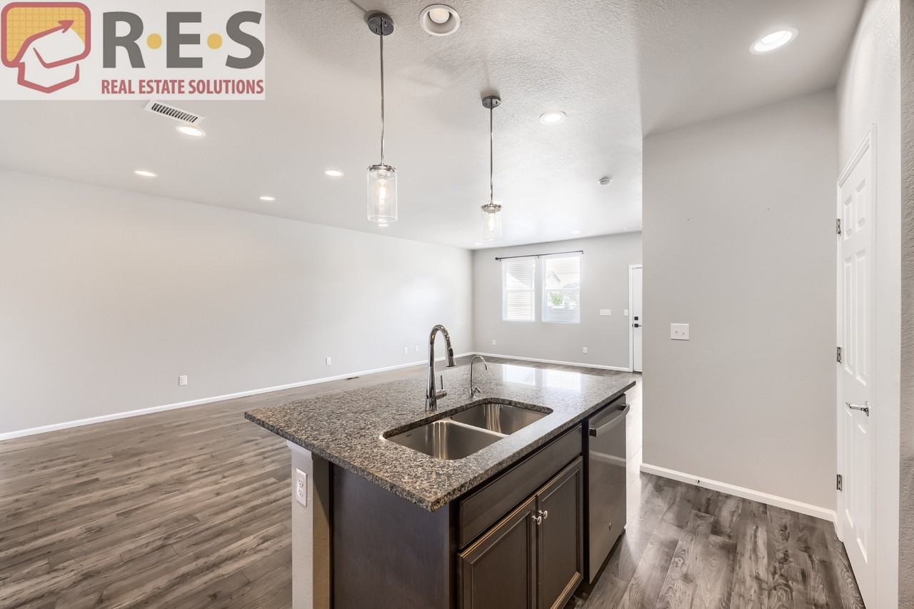 18950 E 65th Ave - Photo 3 of 17