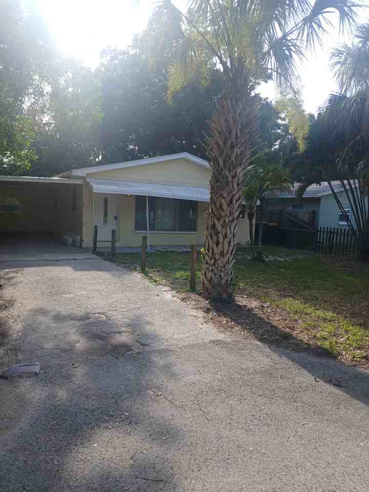 5410 70th Way N - Photo 2 of 36
