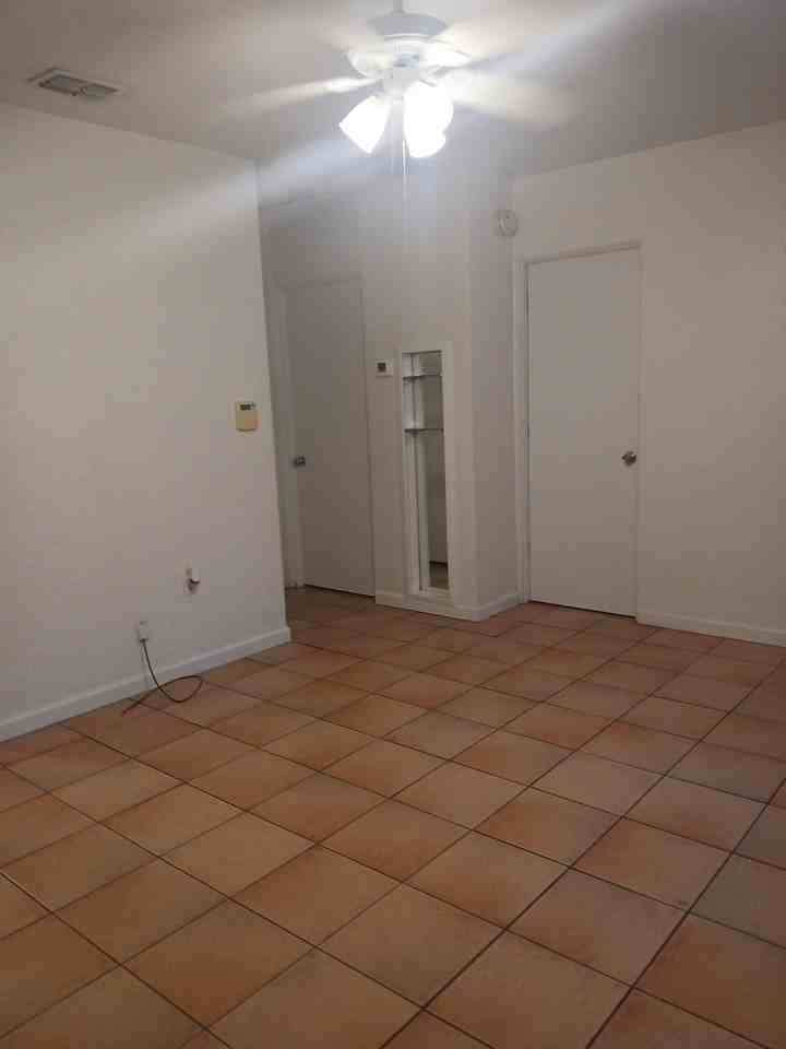 5410 70th Way N - Photo 4 of 36