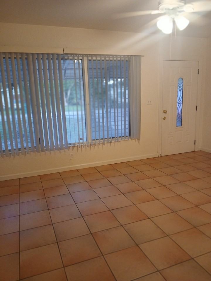 5410 70th Way N - Photo 7 of 36