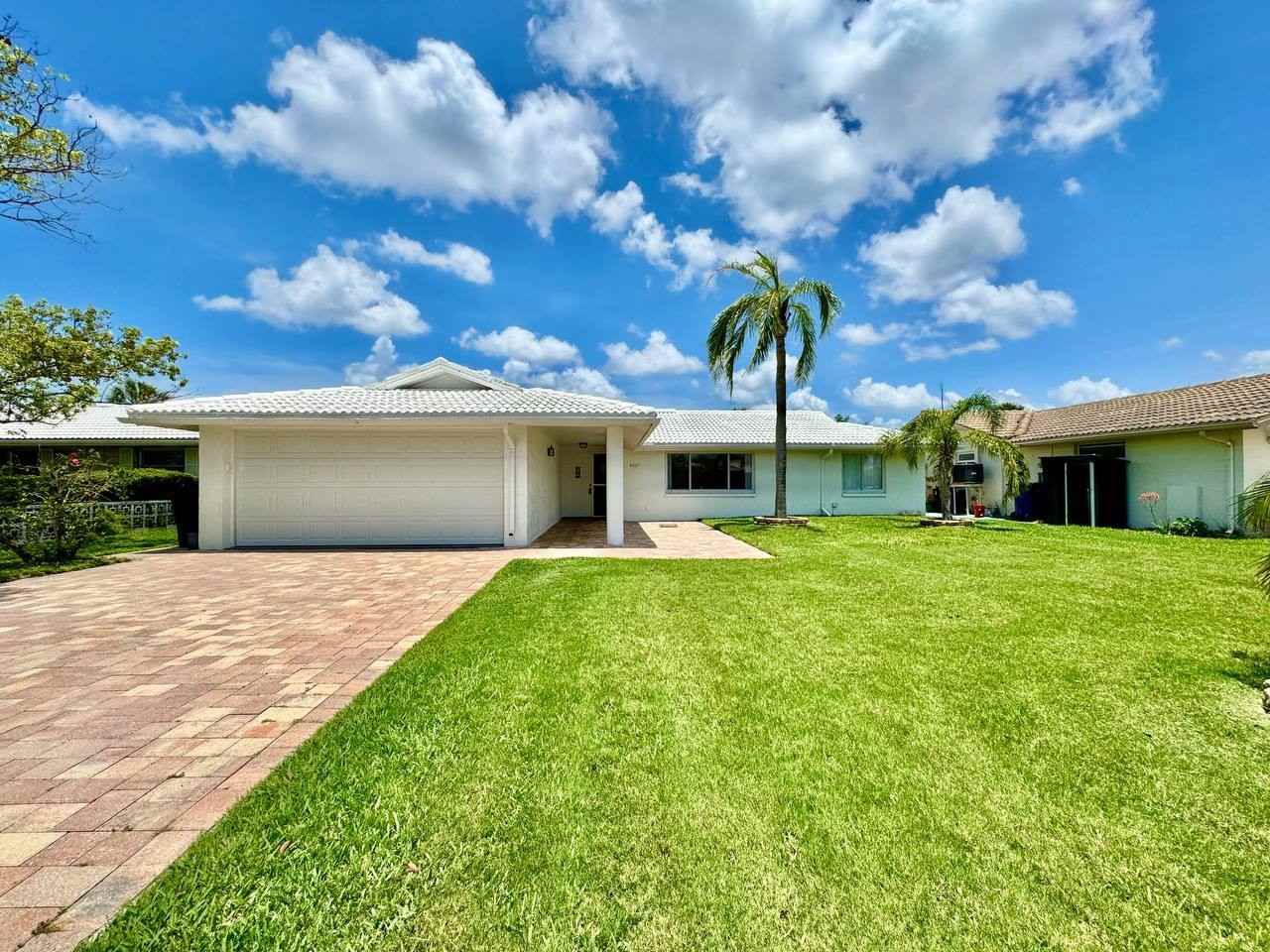 4037 Topsail Trl
