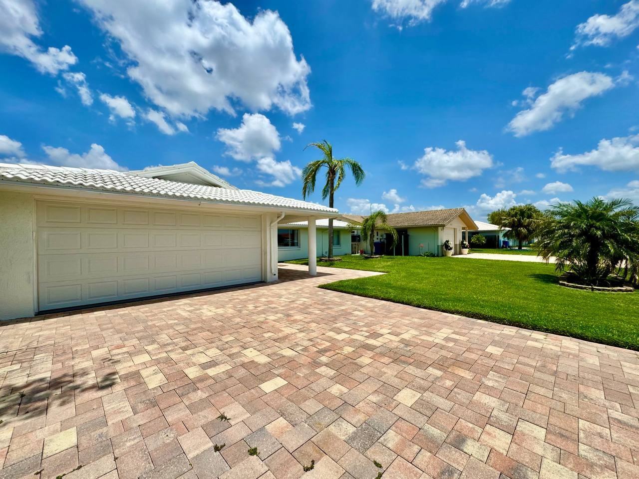 4037 Topsail Trl - Photo 3 of 35