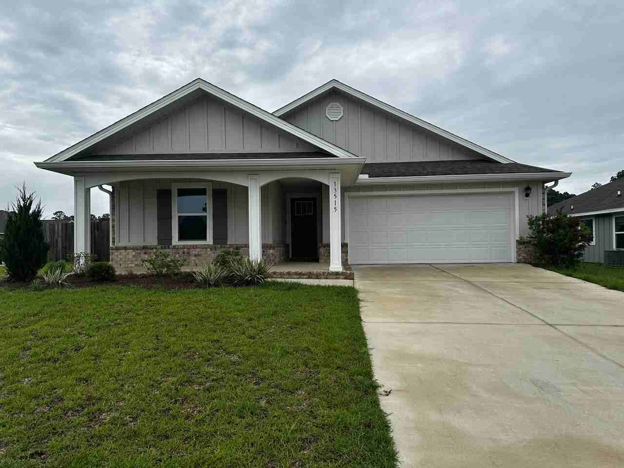 13515 Paris Cir