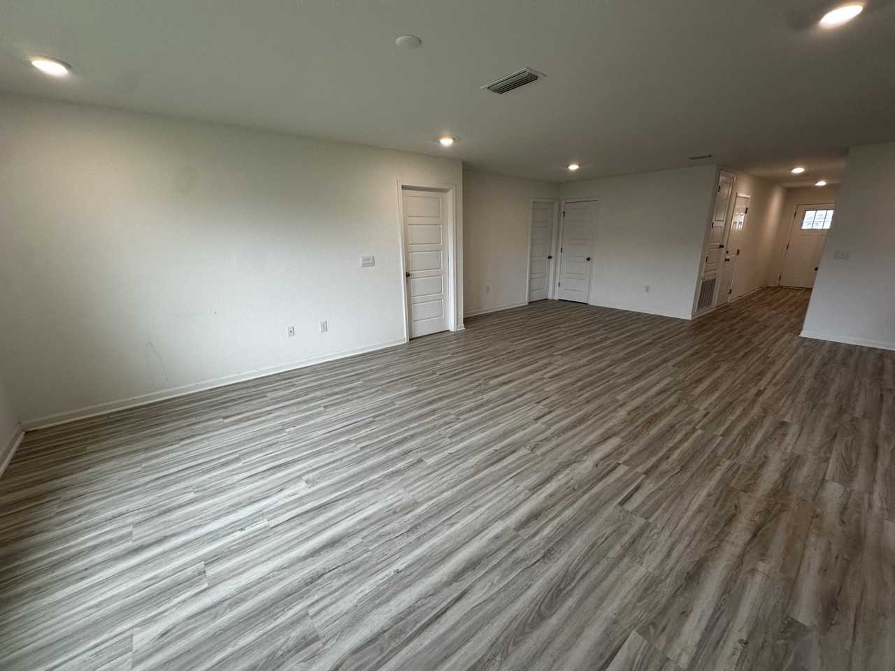 13515 Paris Cir - Photo 2 of 13