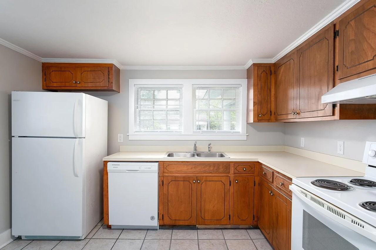 141 W Ninth Ave - Photo 4 of 11