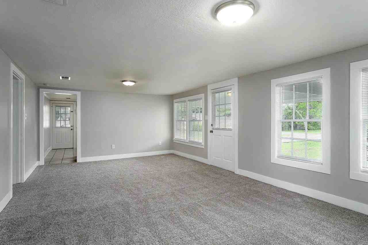 141 W Ninth Ave - Photo 7 of 11