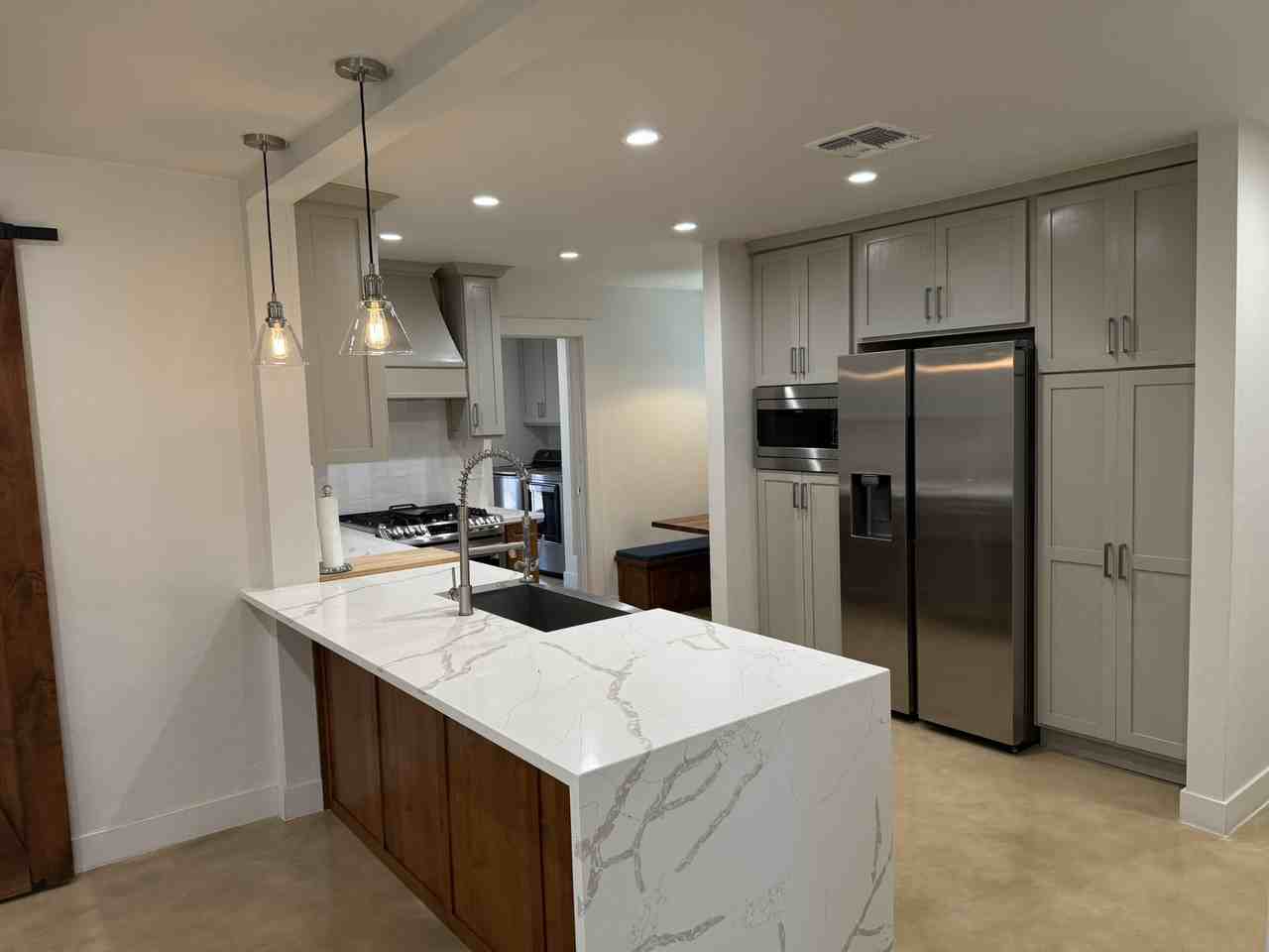 426 S Stratford Dr - Photo 6 of 50