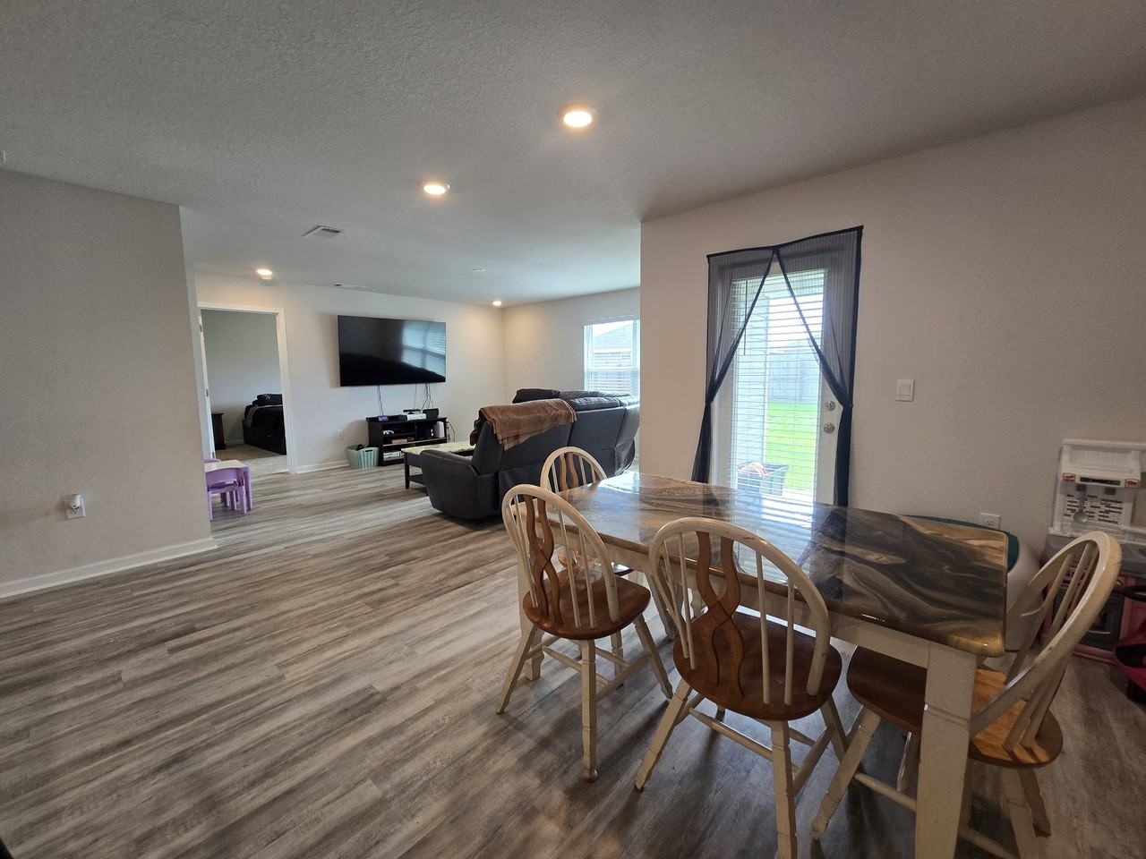 4404 White Cedar Ct - Photo 4 of 14