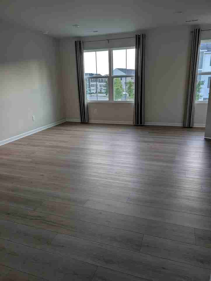 5004 Stevedore Way - Photo 5 of 9